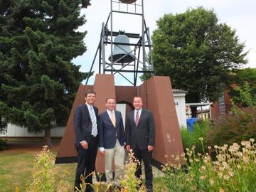 v.r.n.l. Innenminister Boris Pistorius, Oliver Dix, Vorsitzender des Landesverbandes Niedersachsen des Bundes der Vertriebenen, Oliver Krüger, Projektleiter Museum Friedland