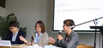 Dr. Birga Meyer vom Aufbauteam des Museum Friedland moderiert die anschließende Diskussion