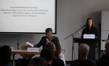 Anschließend referiert Gesa Bierwerth über das Phänomen des Heimwehtourismus von Vertriebenen in ihre Herkunftsgebiete
