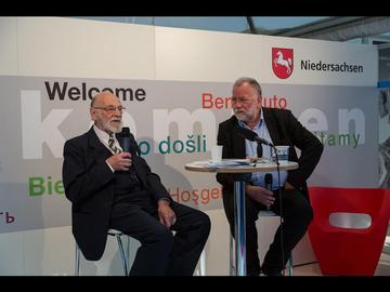 Museum Friedland; Ehrenvorsitzender der niedersächsischen Landespressekonferenz und Zeitzeuge Rolf Zick berichtet über seine Erlebnisse