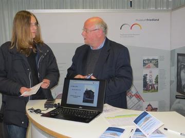 Klaus Bittner vom Team Museum Friedland im Gespräch.