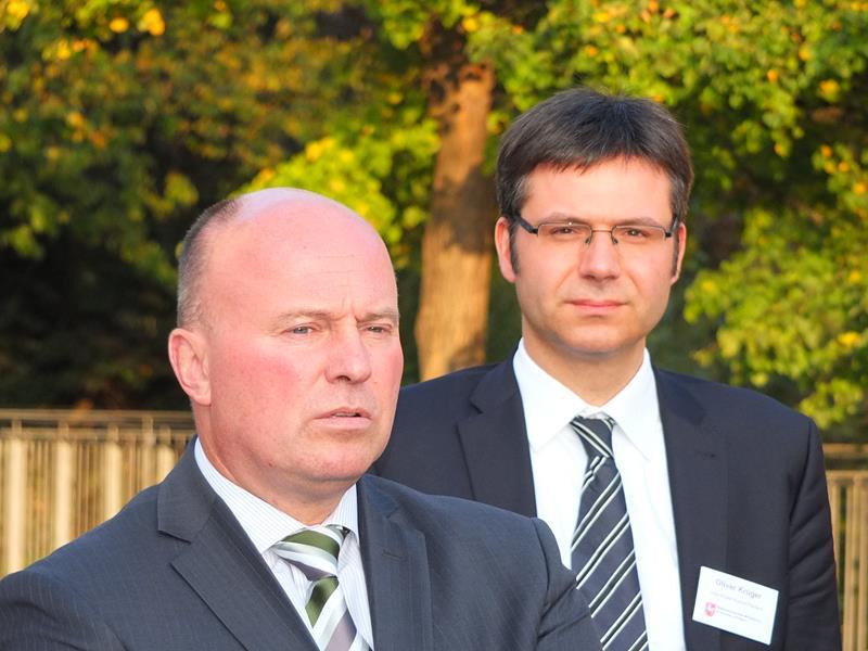 Bundesbeauftragter Hartmut Koschyk, MdB, mit Projektleiter Oliver Krüger